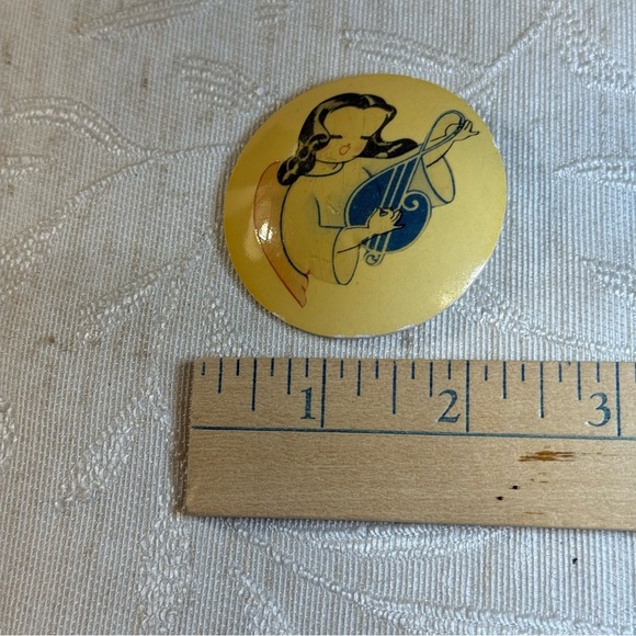 Women’s brooch/pin. Angel singing with harp. Antiqued look. - Picture 4 of 4